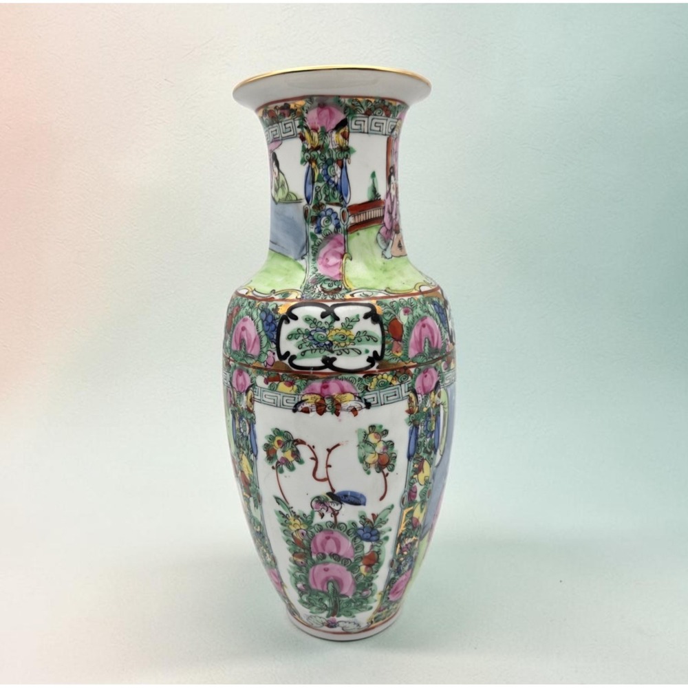 Vintage Chinese Rose Medallion Famille Porcelain Vase Floral Court Gold Trim 10"